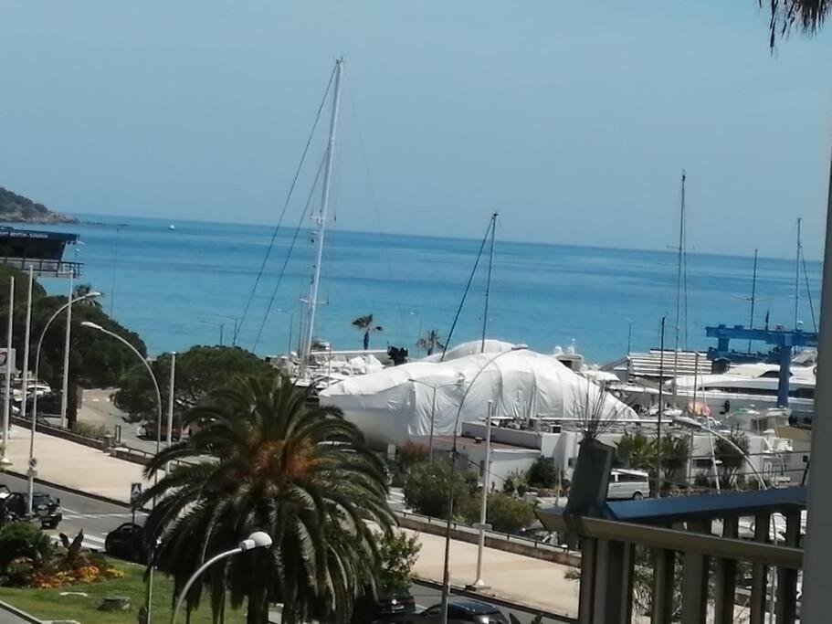 Joli Studio Bord De Mer, Clim, Balcon, Parking Prive Menton Eksteriør billede