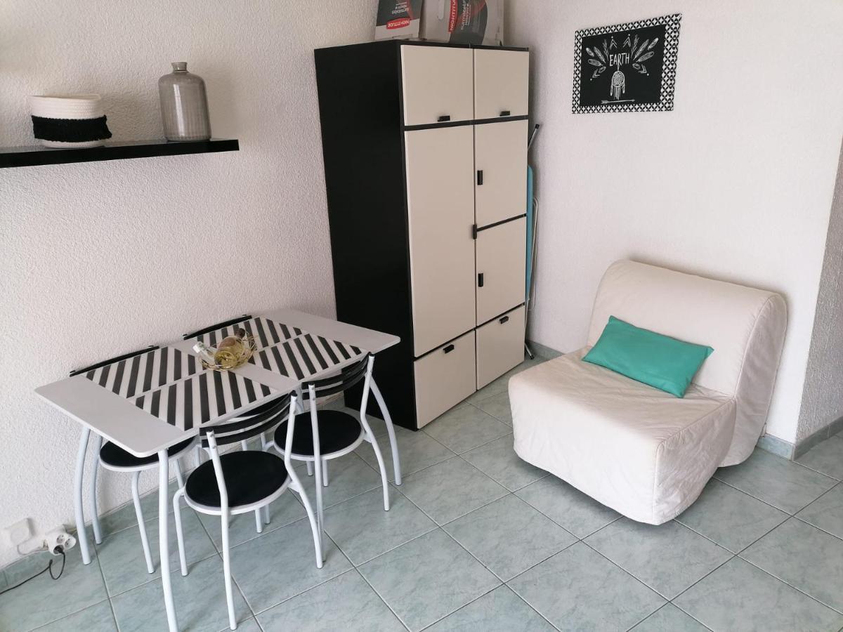 Joli Studio Bord De Mer, Clim, Balcon, Parking Prive Menton Eksteriør billede
