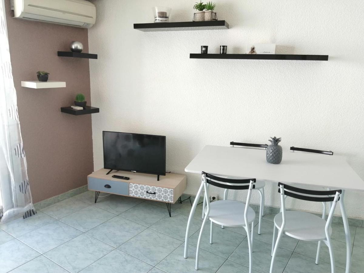 Joli Studio Bord De Mer, Clim, Balcon, Parking Prive Menton Eksteriør billede